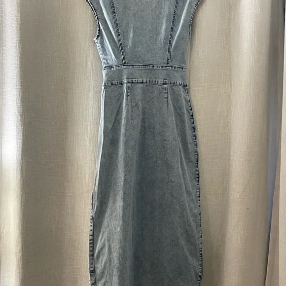 Denim Sleeveless Dress - Picture 4 of 7